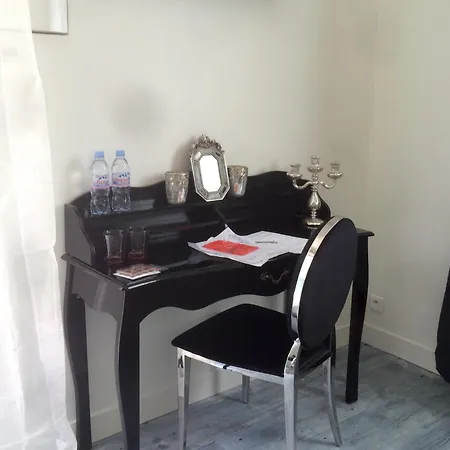 לינה וארוחת בוקר La Maison Dans Le Parc