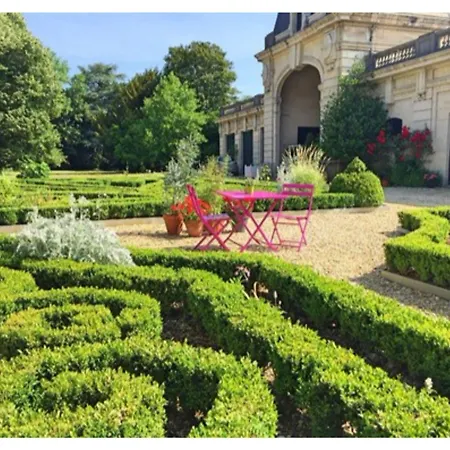 Hotel La Maison Dans Le Parc 3*